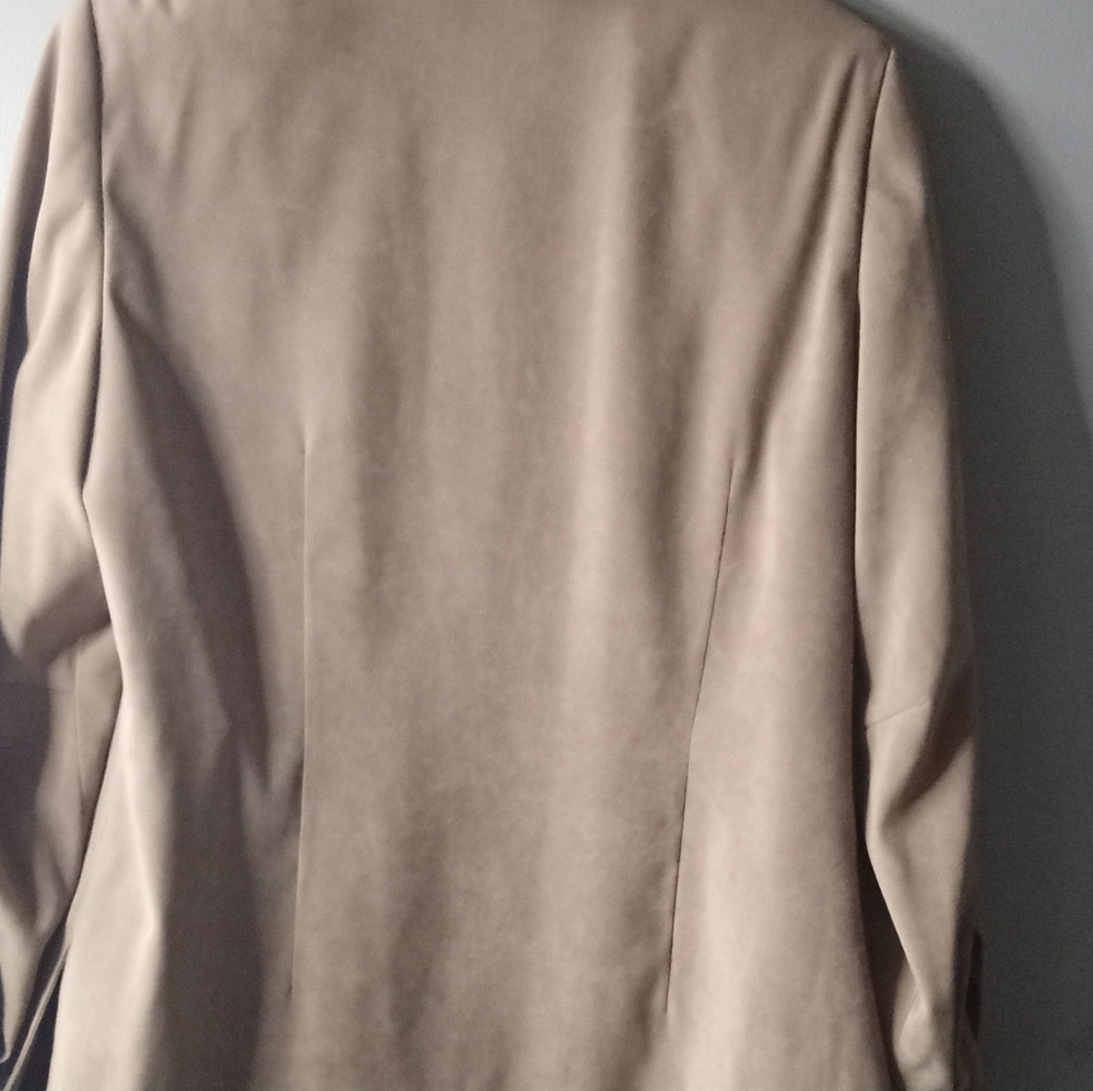 Emily Jacket - Picture 2 of 3